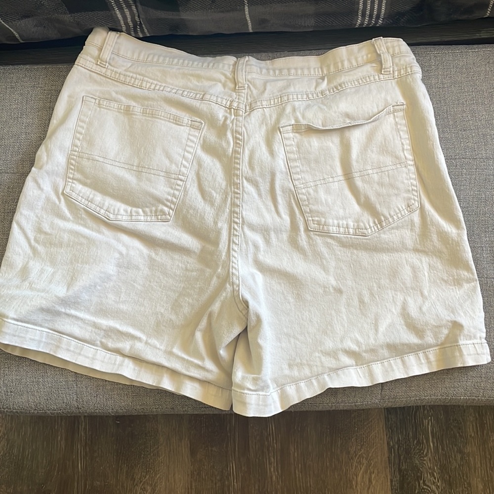 Shorts - Picture 2 of 2